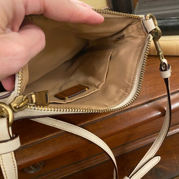 Rare Coach Rose Canvas Crossbody, Adjustable Strap, Interior/Exterior Pockets - Picture 7 of 8